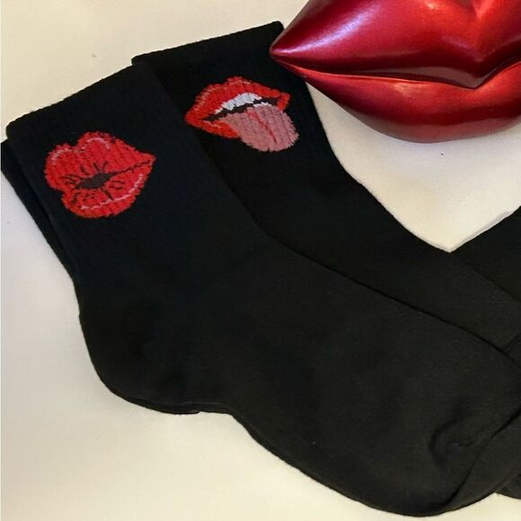 Red Lips women’s crew sock 4 pairs NWT - Picture 3 of 4